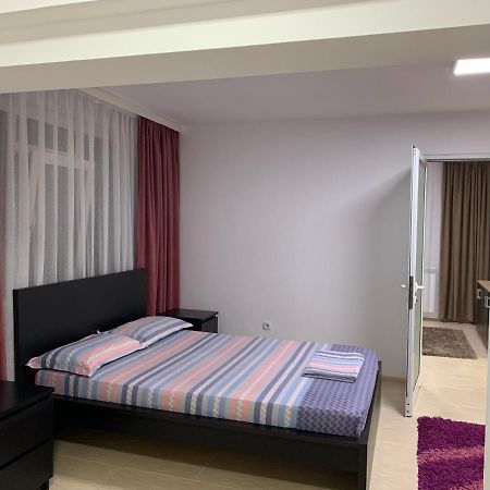 Eli Apartment Галац Экстерьер фото