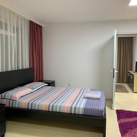 Eli Apartment Галац Экстерьер фото
