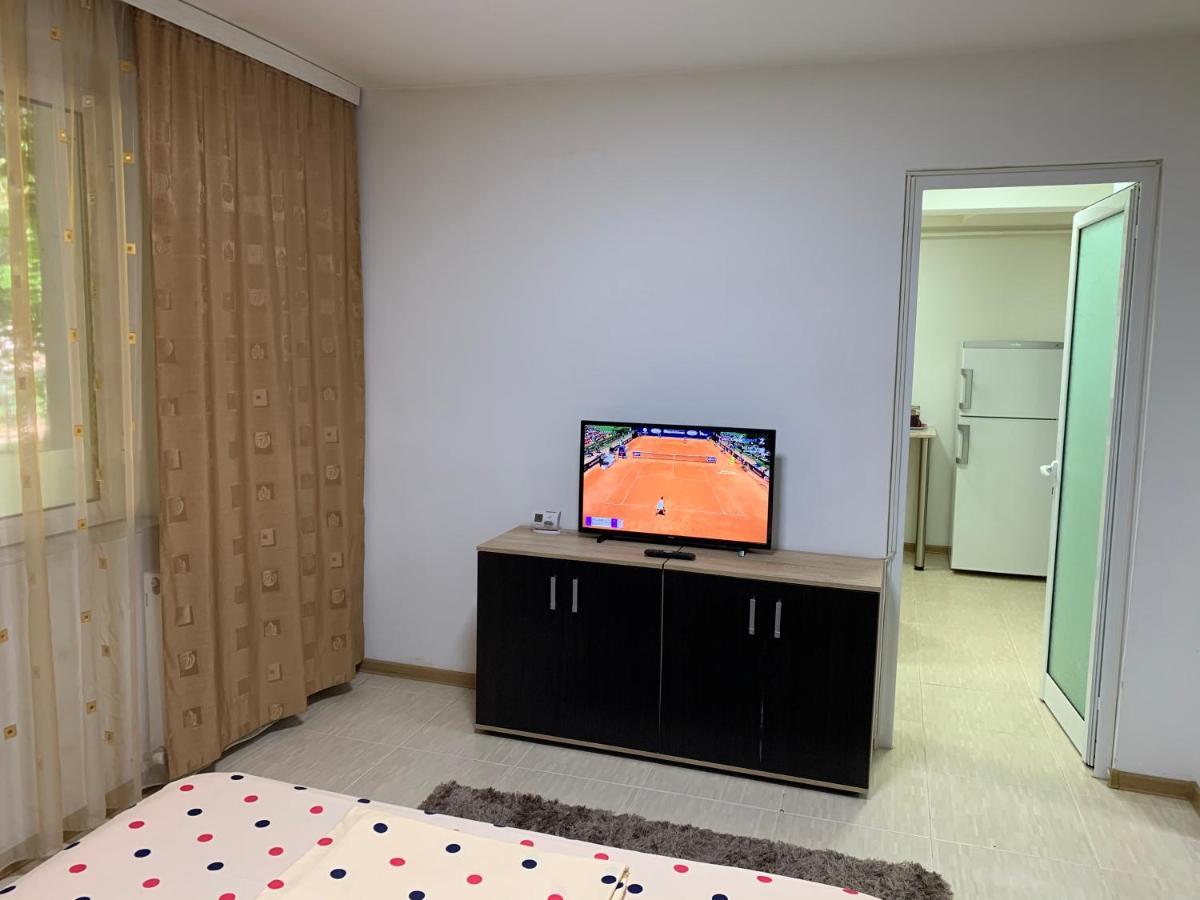 Eli Apartment Галац Экстерьер фото