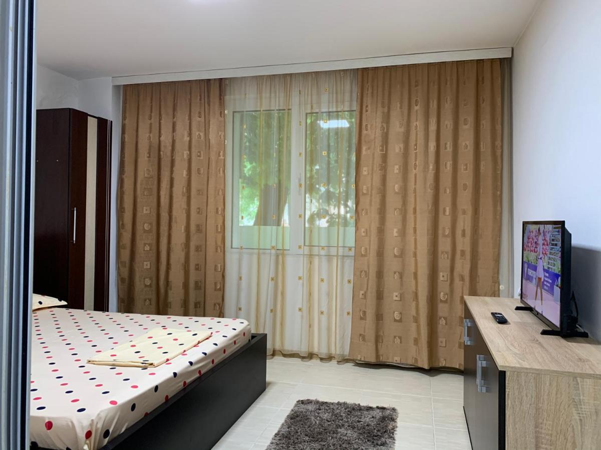 Eli Apartment Галац Экстерьер фото
