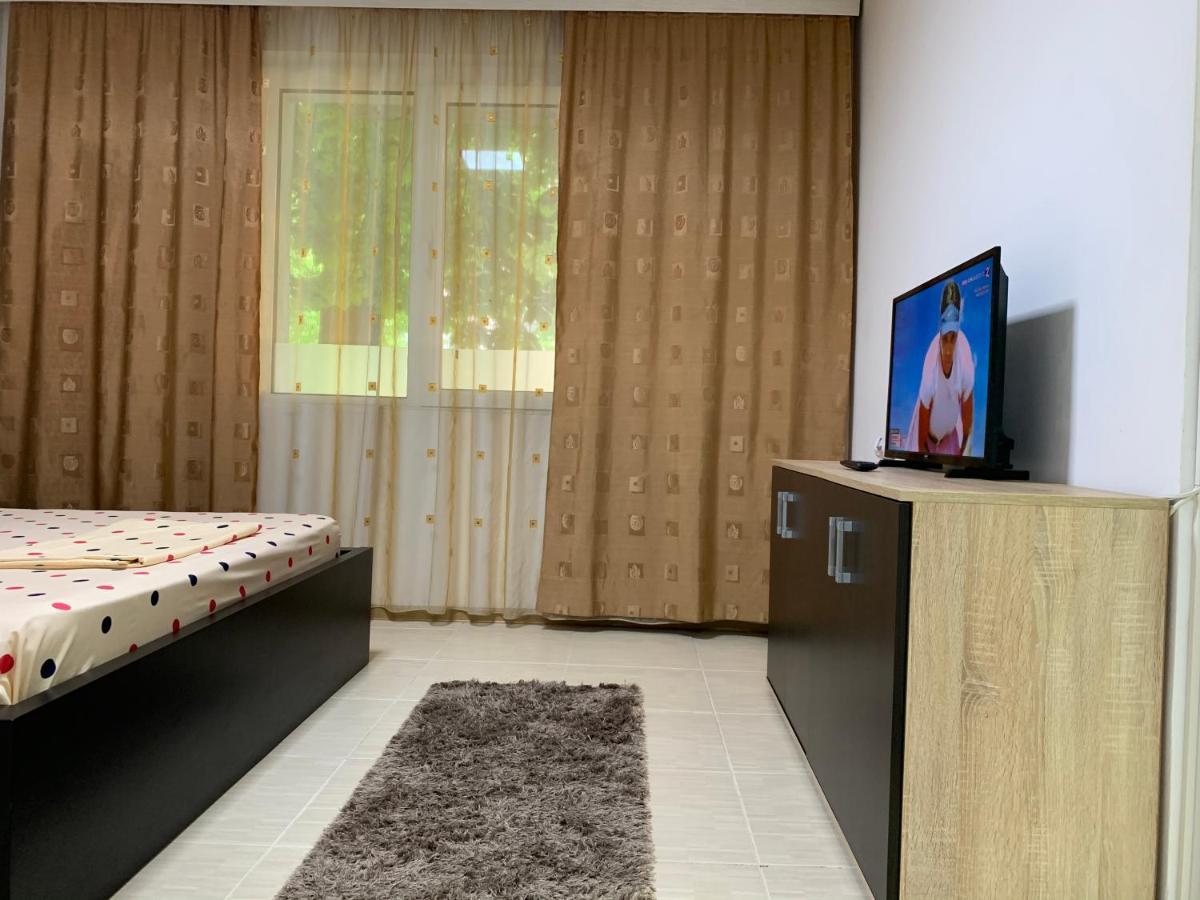 Eli Apartment Галац Экстерьер фото