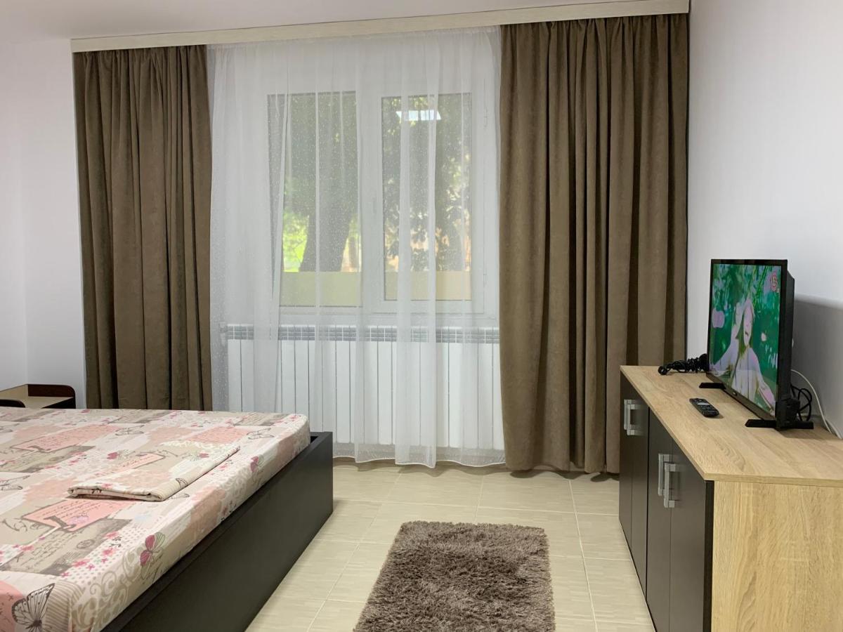 Eli Apartment Галац Экстерьер фото