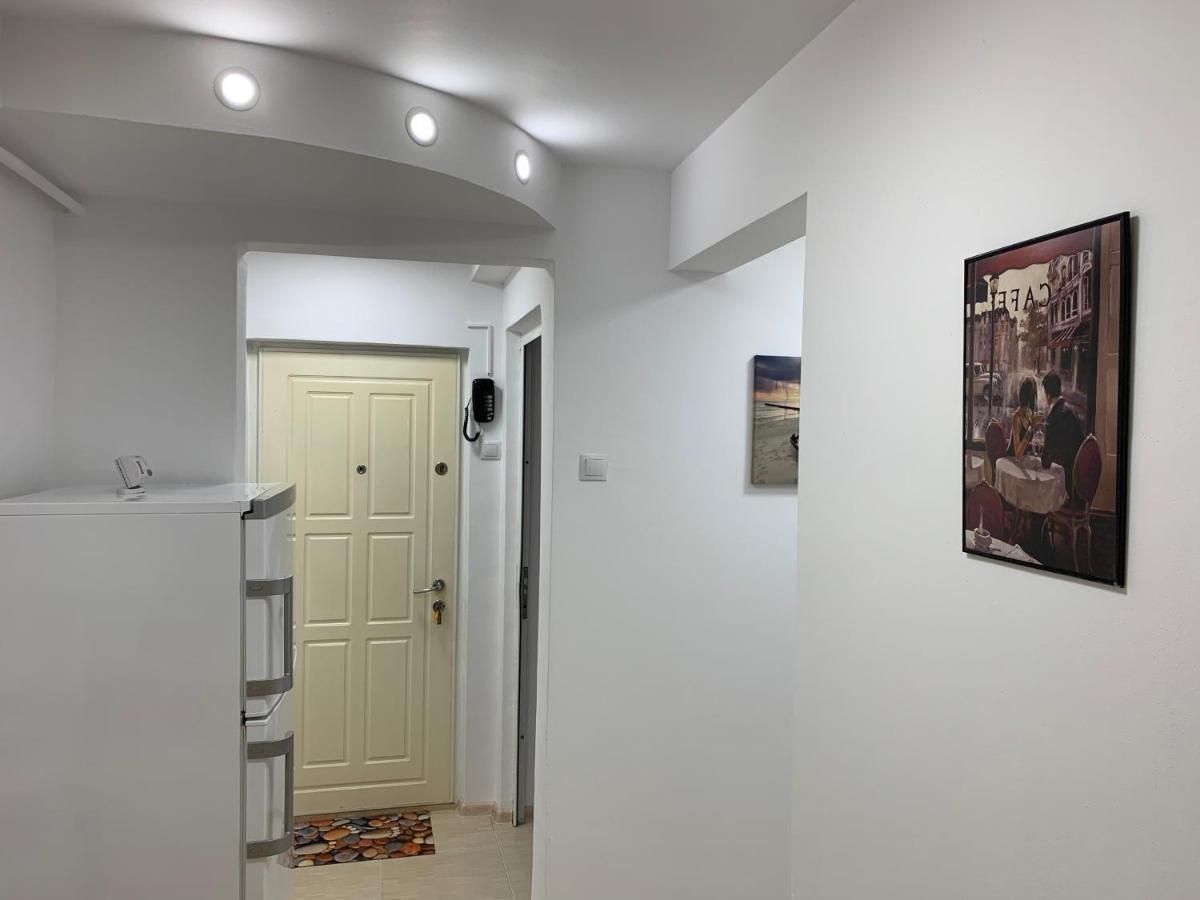 Eli Apartment Галац Экстерьер фото