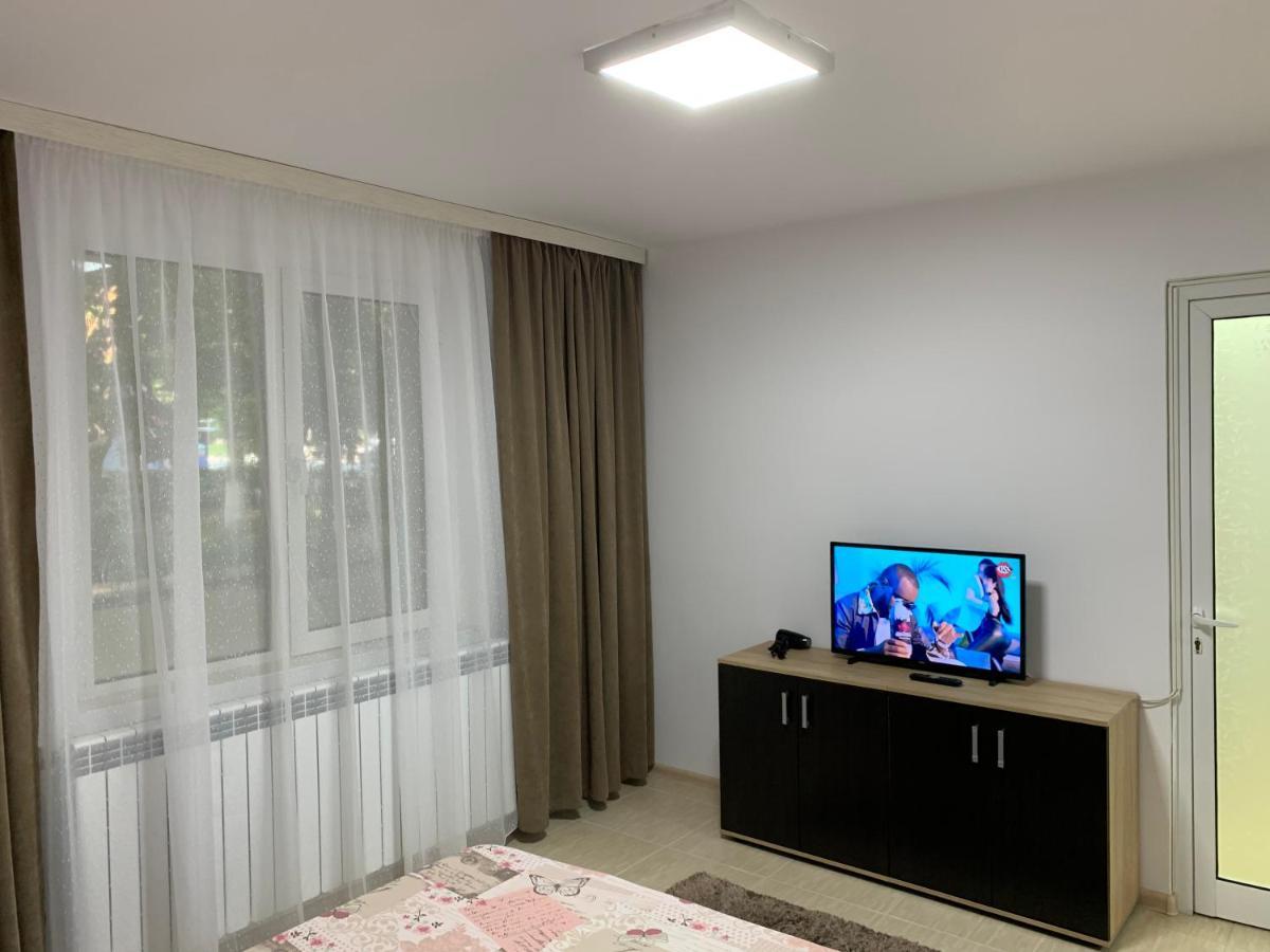 Eli Apartment Галац Экстерьер фото