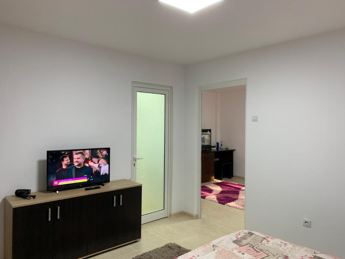Eli Apartment Галац Экстерьер фото