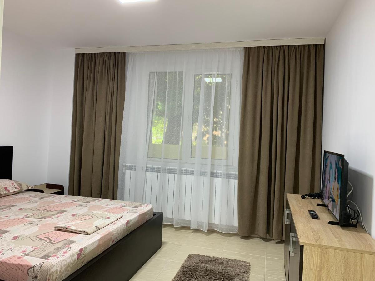 Eli Apartment Галац Экстерьер фото