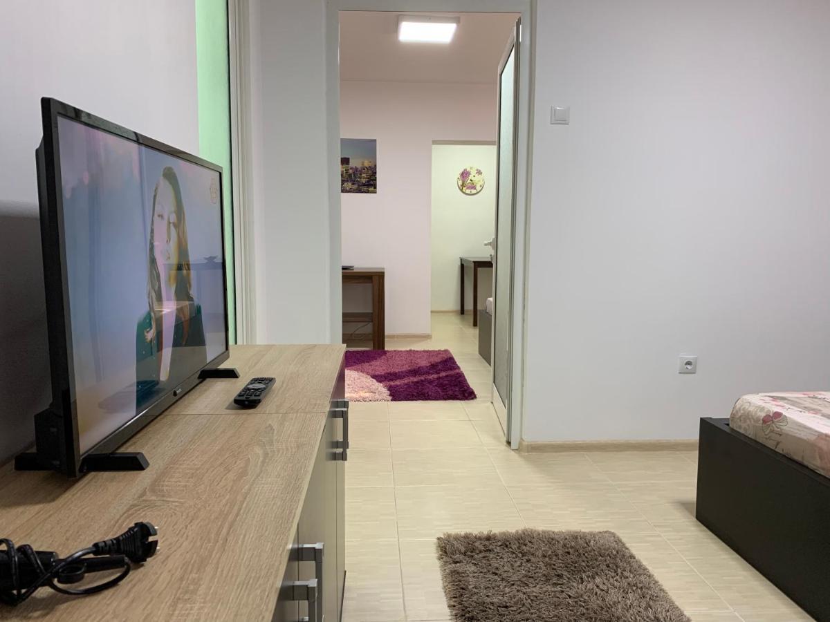 Eli Apartment Галац Экстерьер фото