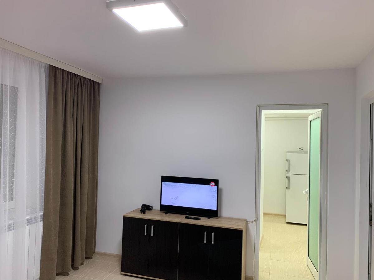 Eli Apartment Галац Экстерьер фото