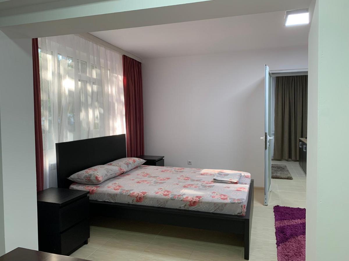Eli Apartment Галац Экстерьер фото