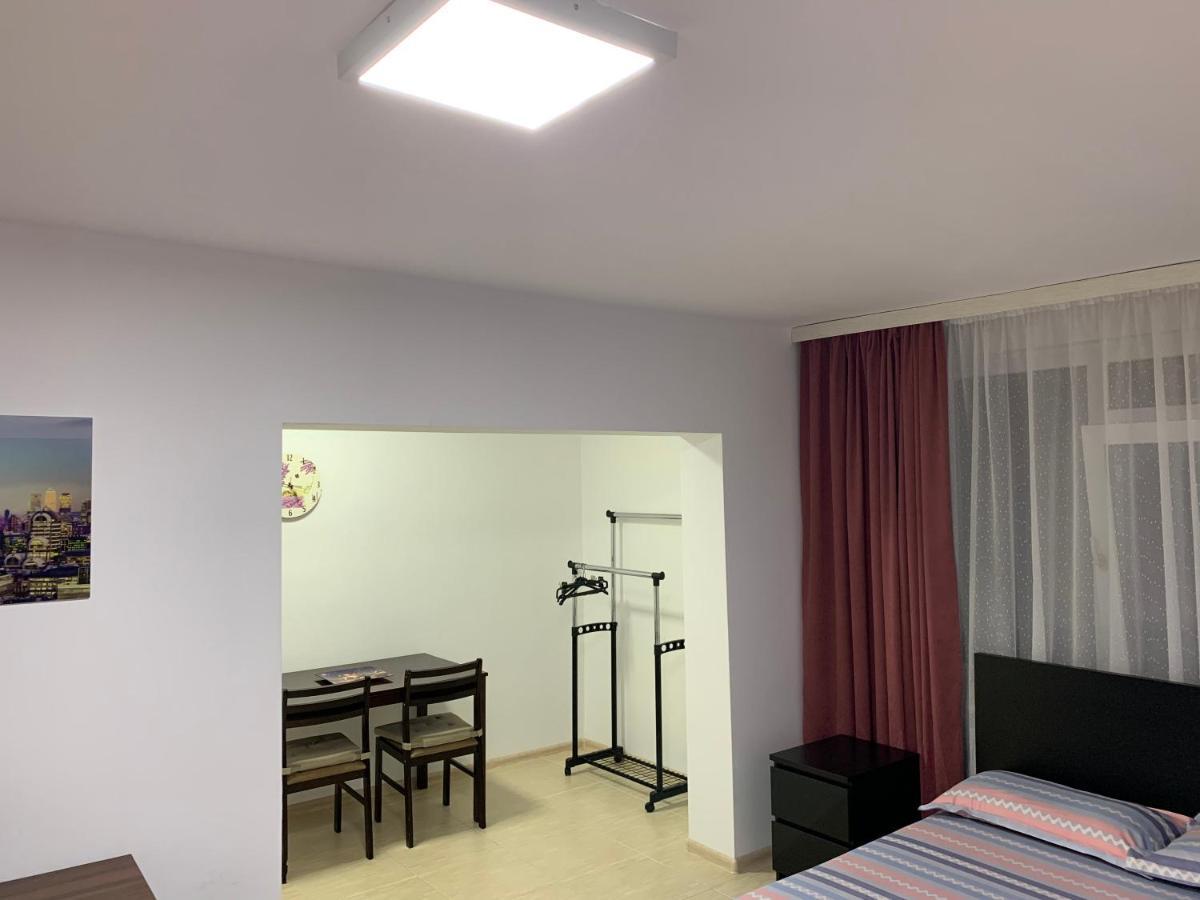 Eli Apartment Галац Экстерьер фото