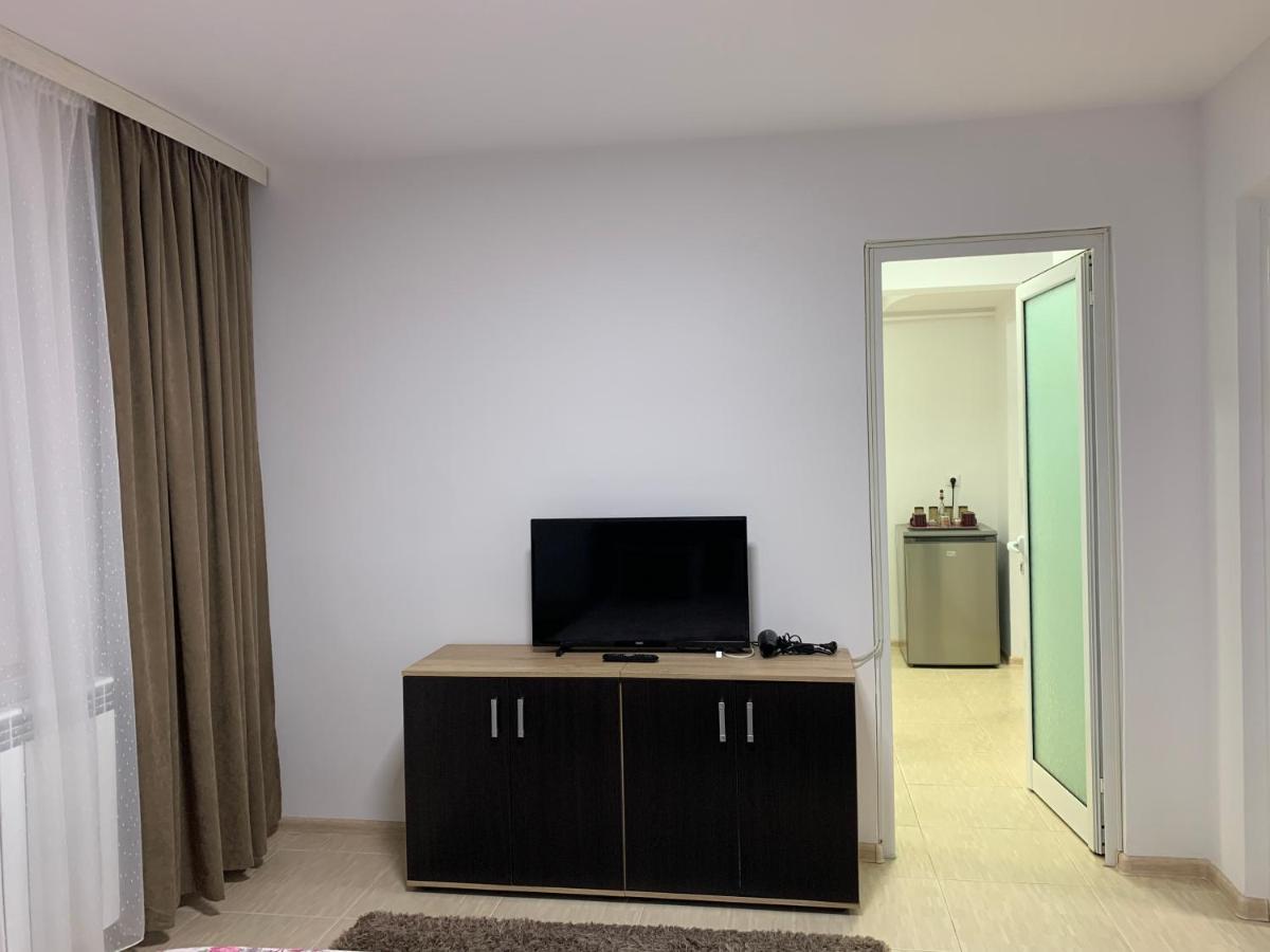Eli Apartment Галац Экстерьер фото
